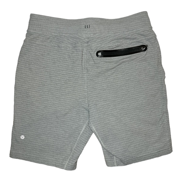 Lululemon Men’s Size Medium Lounge Workout Shorts Gray Stripe - Picture 2 of 7